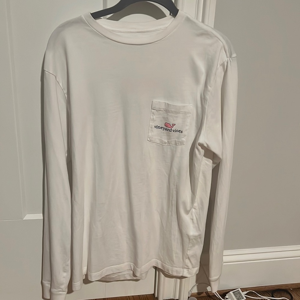 Used once white vineyard vine long sleeve